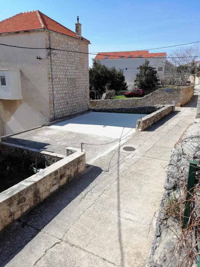 Apartments Baricevic Bol Luaran gambar