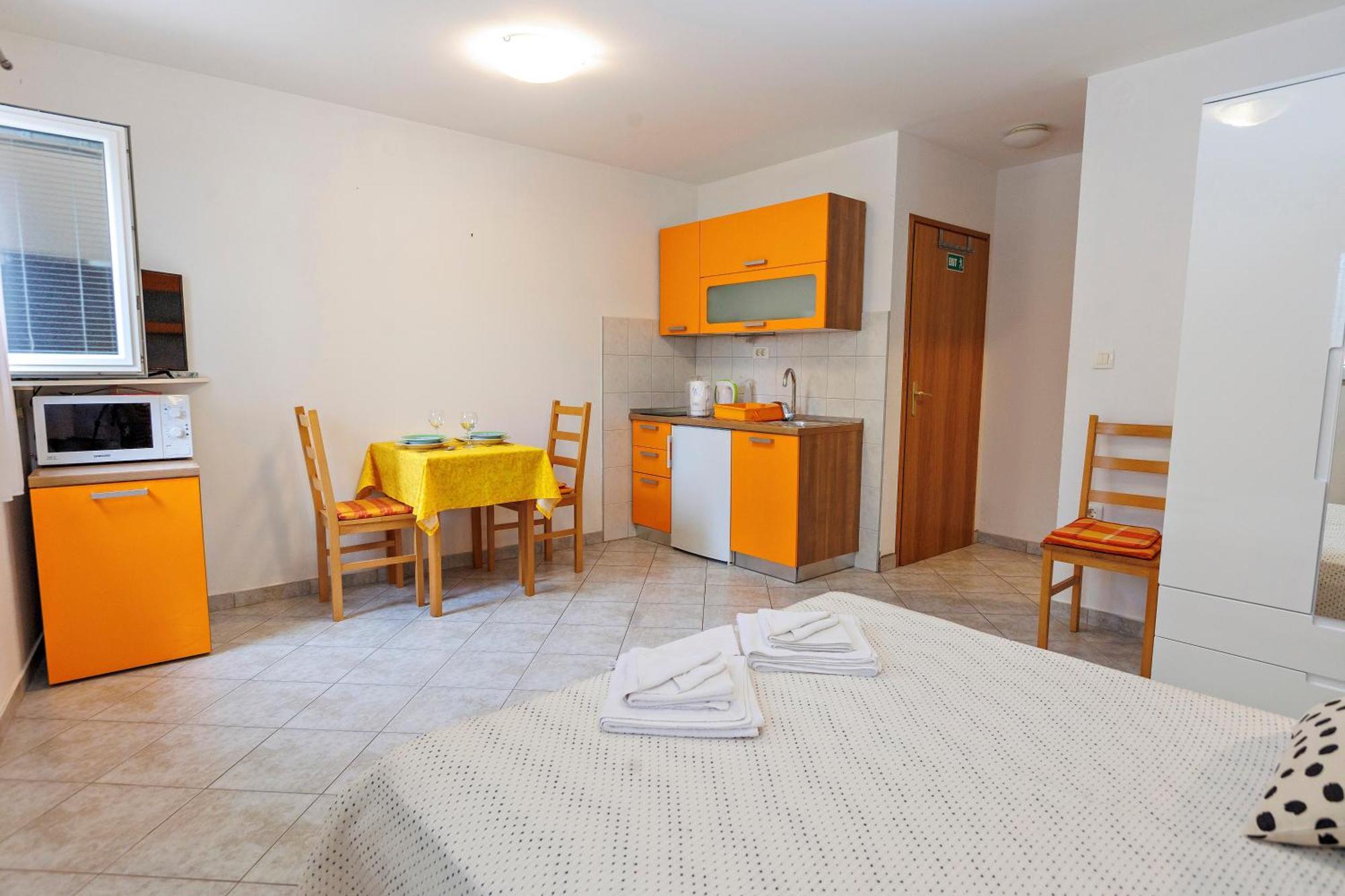 Apartments Baricevic Bol Luaran gambar