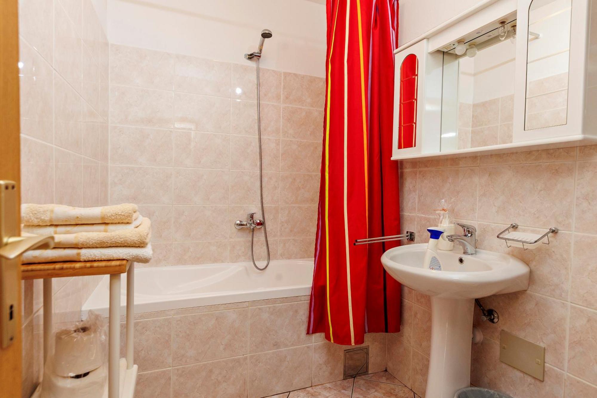 Apartments Baricevic Bol Luaran gambar