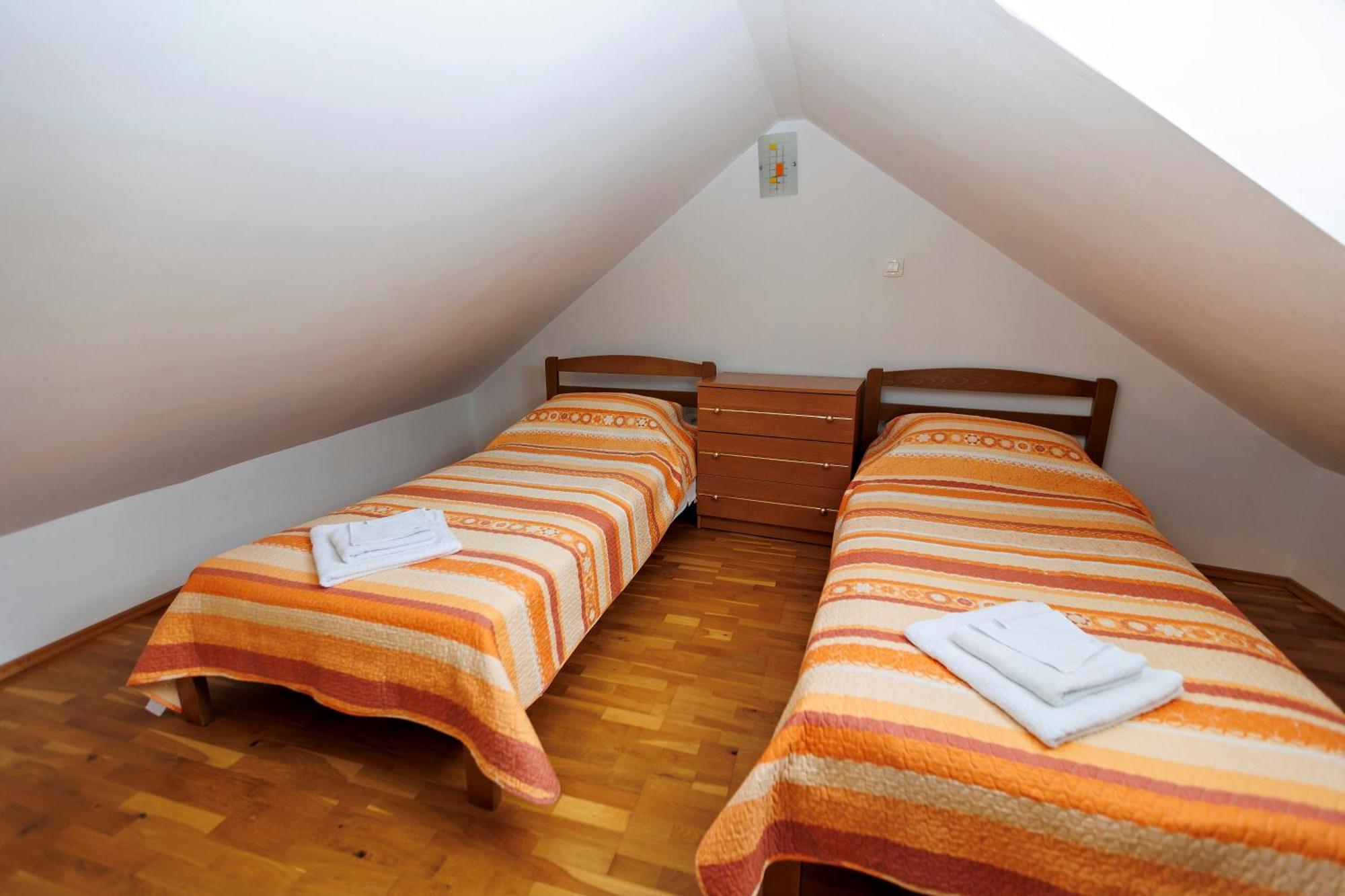 Apartments Baricevic Bol Luaran gambar