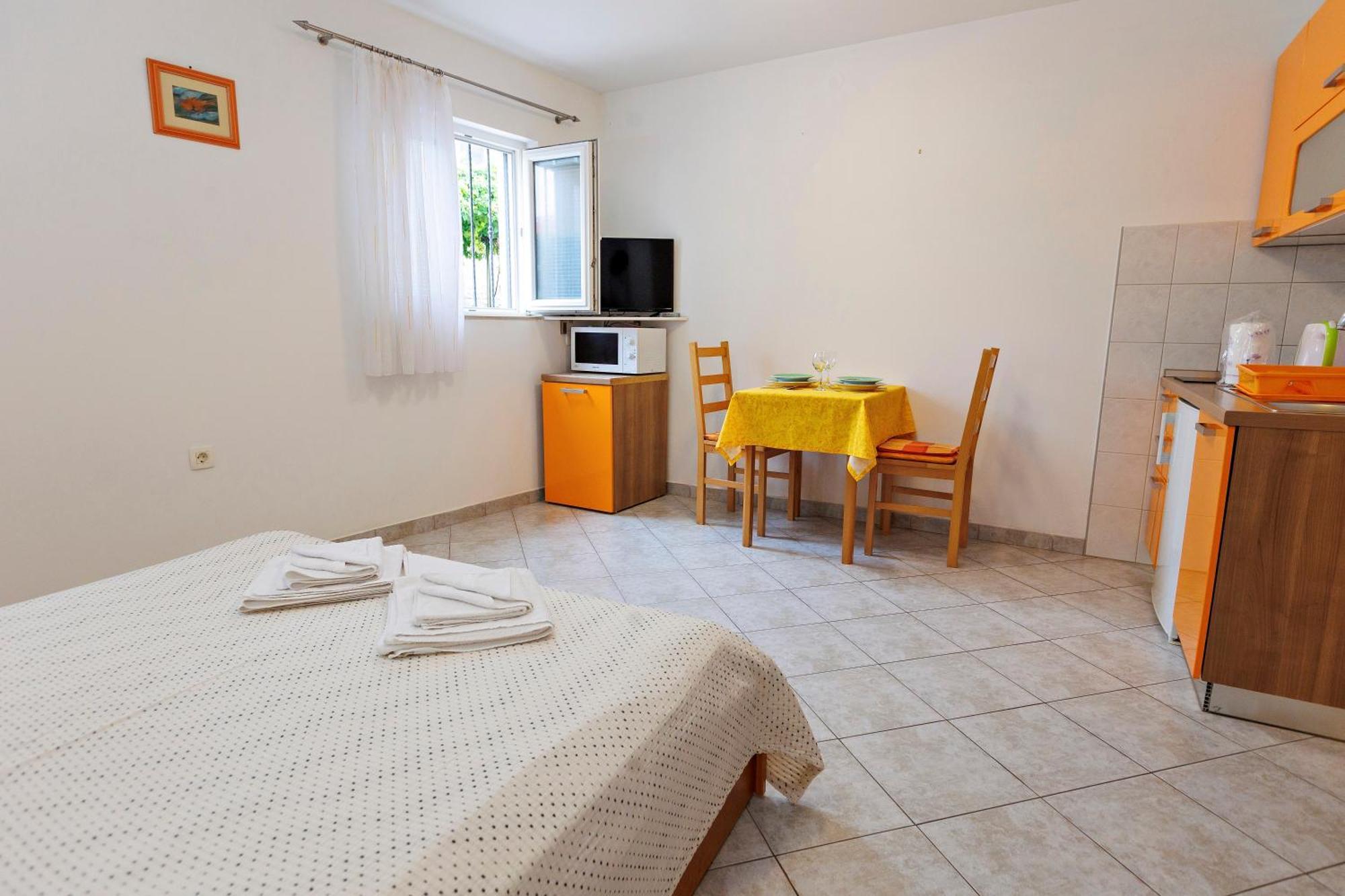 Apartments Baricevic Bol Luaran gambar