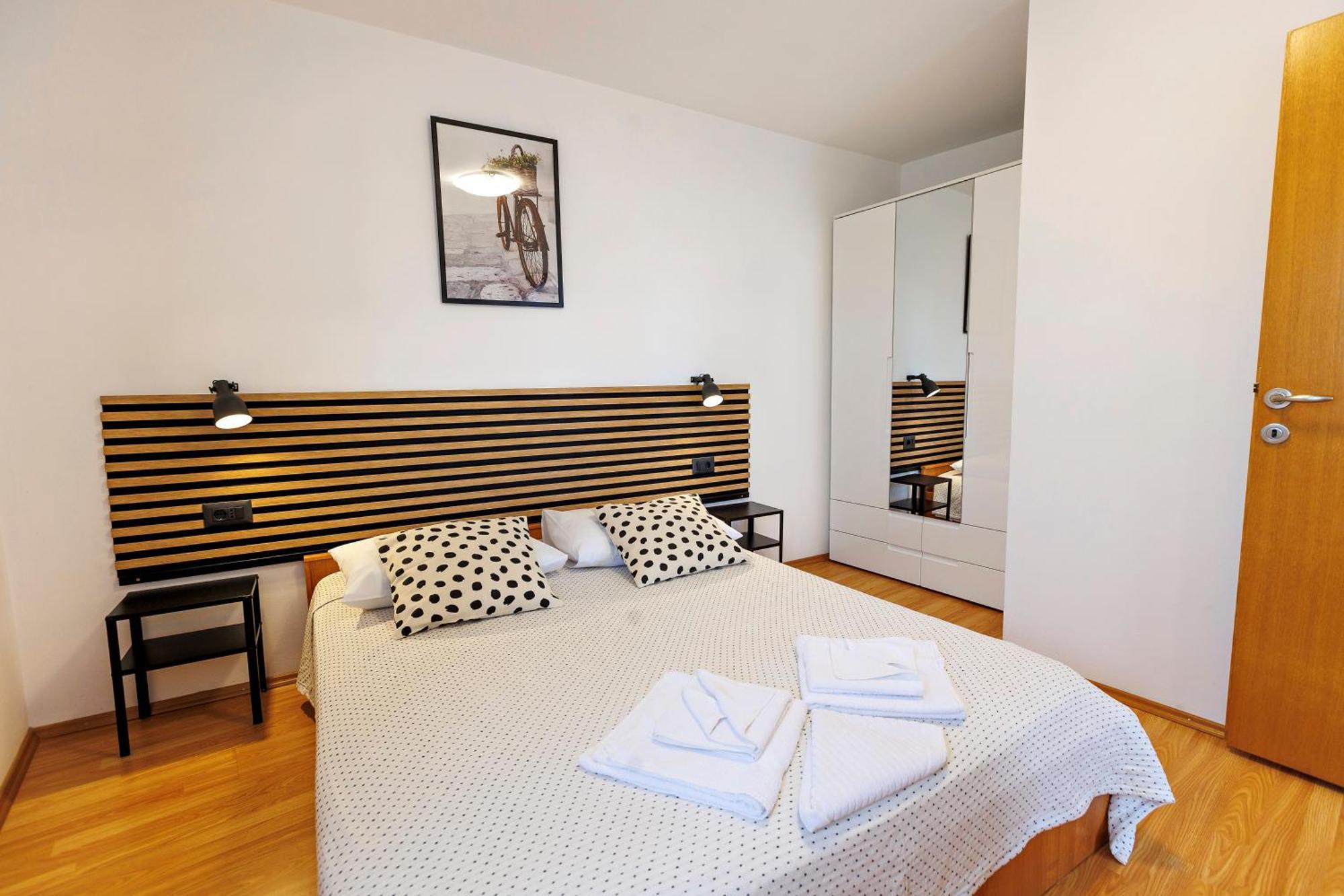 Apartments Baricevic Bol Luaran gambar