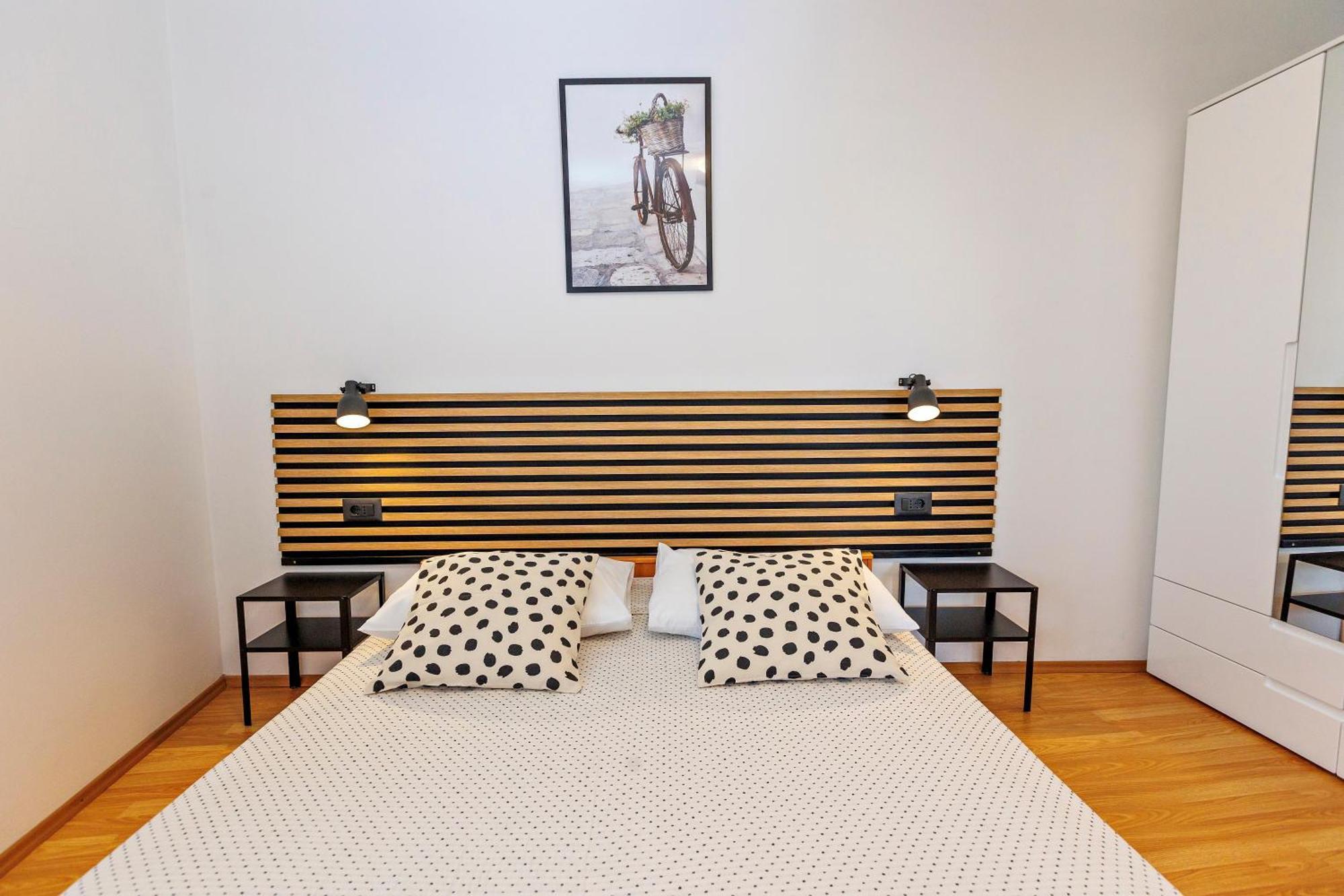 Apartments Baricevic Bol Luaran gambar