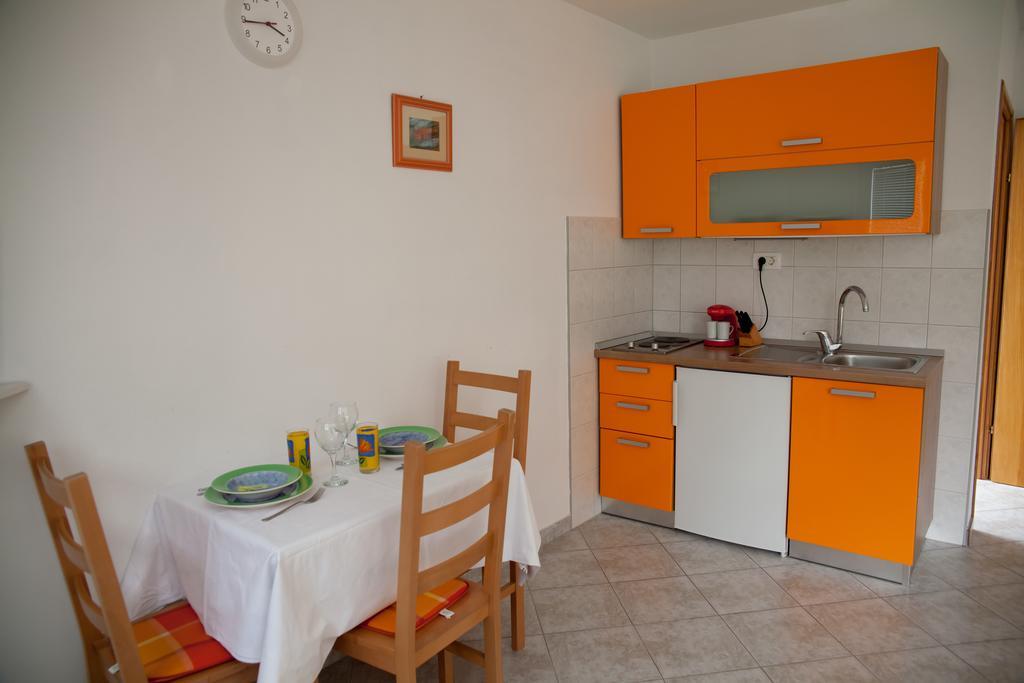 Apartments Baricevic Bol Luaran gambar