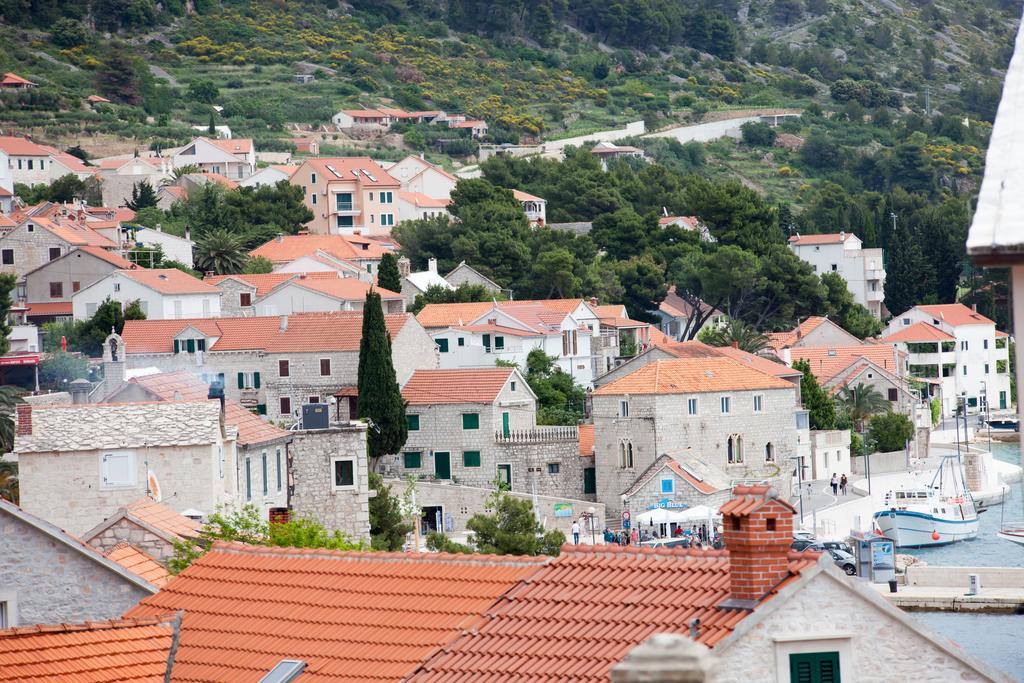 Apartments Baricevic Bol Luaran gambar