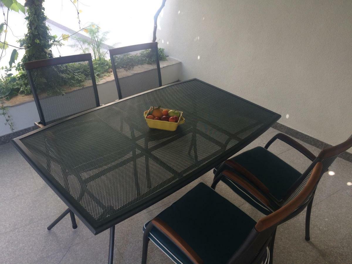 Apartments Baricevic Bol Luaran gambar